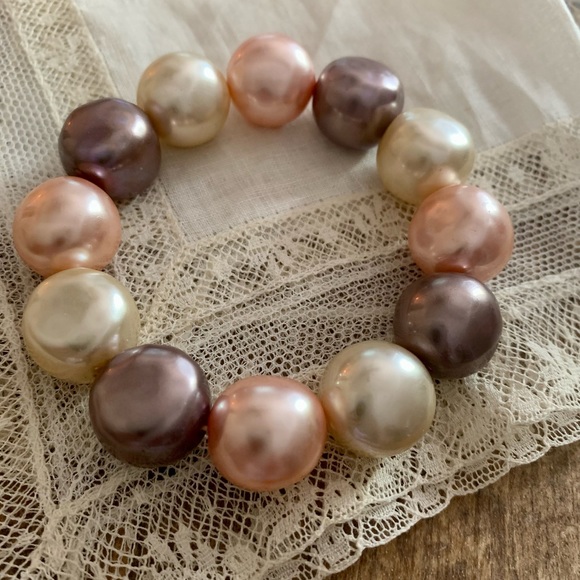 NEW Pearlescent Chunky Beaded Stretch Bracelet Woman’s Jewelry Pink Cream Plumb - Picture 4 of 5